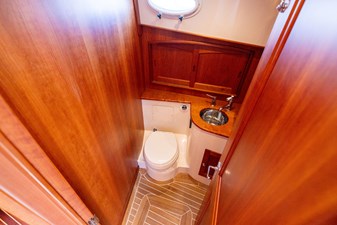 BAREFOOT 69 2014 Hinckley Talaria 48 BAREFOOT