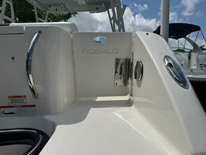 - 28 29_2021 24ft Robalo R247 Dual Console