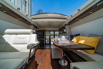 AQUASITION 15 AQUASITION Carver C52 Coupe