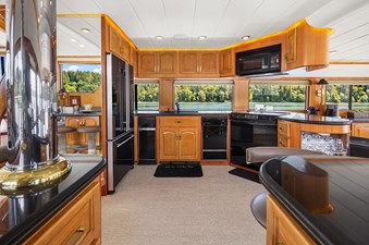 QUE SA-RAH SA-RAH 14 Galley