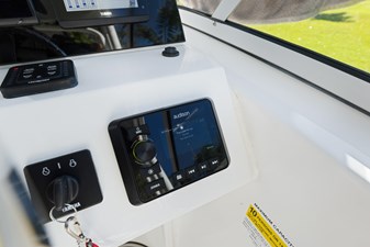 Sea Pro 240 Dual Console 19 HighRes-19 (Custom)