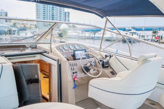 1999 Bayliner 3255 Avanti 13 