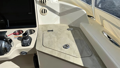 35 ft 2020 Boston Whaler 350 Realm, Yacht Kings 27 35 ft 2020 Boston Whaler 350 Realm (16)