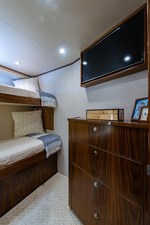 OBSESSION 32 Forward Guest Cabin 