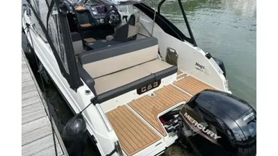 Parker 630 Day Cruiser 6 Parker 630 DC Stern Sofa positi