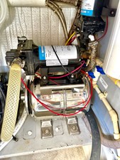 SEAGLASS 55 2006 American Tug 41: Fresh Water Pump