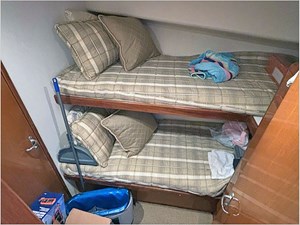 47' Viking 1999 Convertible 21 