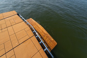UNPLUGGED 13 Swim platform