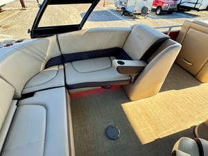 019 Harris Solstice 240 SL TNVL321 47 