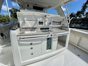 - 11 11_2016 42ft Boston Whaler 420