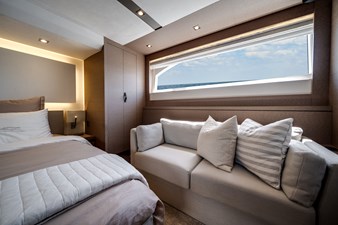 Wholesail II 33 Master Stateroom Sette