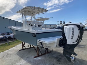 - 10 11_2021 25ft Dusky 252 T