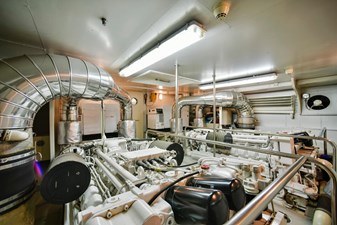 FERRETTI 881 35 