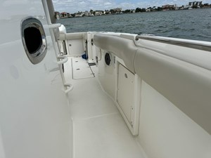 2020 Boston Whaler 330 Outrage 13 