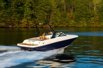 Bayliner VR4 7 