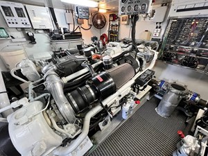 2001 Broward Raised Pilothouse MY 65 