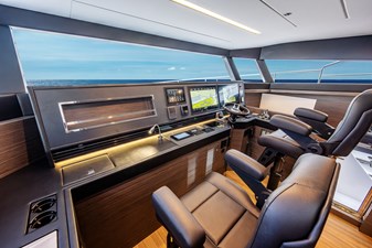 FD75-709 / NOW AVAILABLE 8 7-FD75 Hull 09_pilot_house-R