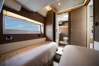 Wholesail II 40 Guest Stateroom Portside