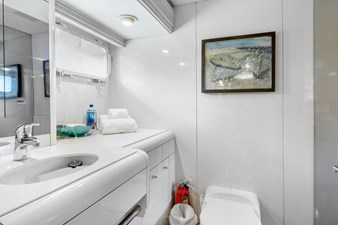 Highline 56 57_1989 102ft Oceanfast Motor Yacht HIGHLINE