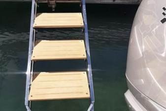 Canados Gladiator 493 35 CANADOS GLADIATOR 493 OUTBOARD_24