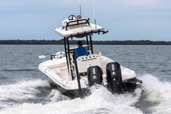 28' Caymas 281HB Center Console 5 