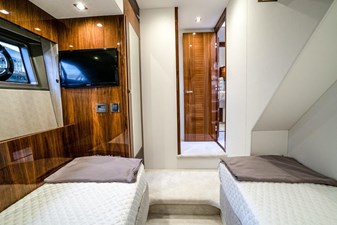 - 19 20_2019 66ft Sunseeker Manhattan