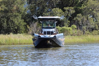25' Scarab 255 Open ID 8 