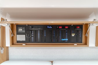 Commodore Two 48 