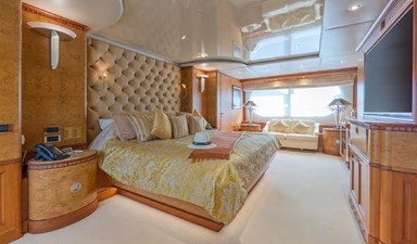 Azul V 13 CRN Cabin