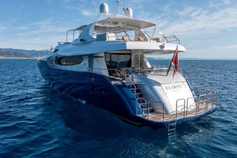 CLARITY 6 CLARITY stern quarter with swim ladder