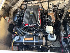 2001 RINKER 310 FIESTA VEE 14 