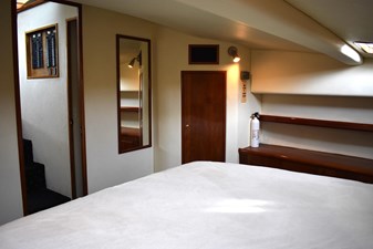 2001 Motor Yacht Sports Cat 44 44 P_158