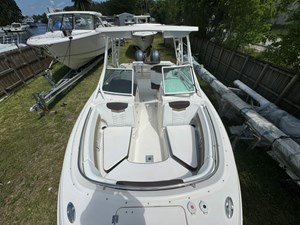 - 15 16_2021 24ft Robalo R247 Dual Console