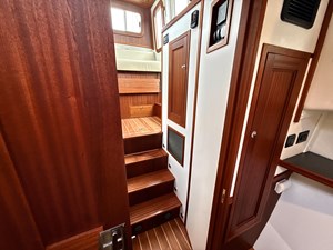 BLUE WANDER  23 Companionway Landing
