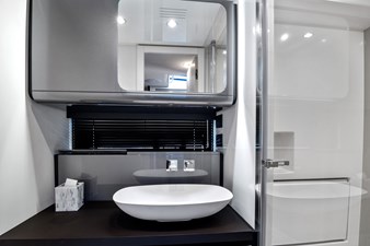 - 26 27_2022 47ft Azimut Verve 47