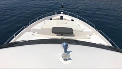 81935-3588701 13 80-2012-Sunseeker-Yacht-12