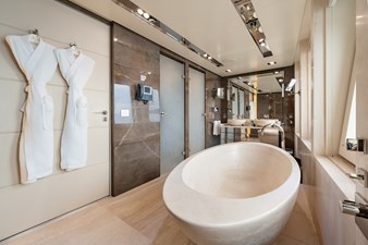 LOON 21 Loon 221' - Main Deck Master Ensuite
