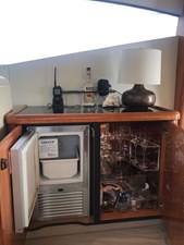 Two Sunz 5 50-2006-Sunseeker-Manhattan-05