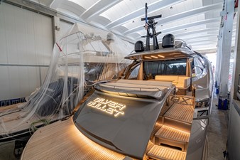 SILVER BULLET 15 01) Pershing 8X_16_SILVER BULLET_Exterior_20