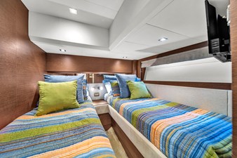 2015 Prestige 750 72 