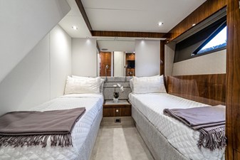 - 18 19_2019 66ft Sunseeker Manhattan