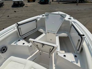 2023 Everglades 235CC 10 