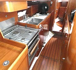 2000 Beneteau 44 Center Cockpit 12 