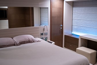 Ferretti 870 8 Ferretti-870-2013 5