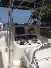 2007 Boston Whaler 240 Outrage 5 6