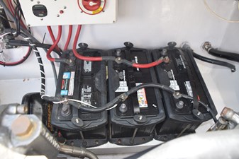RAMPAGE 62 Batteries outboard of port motor