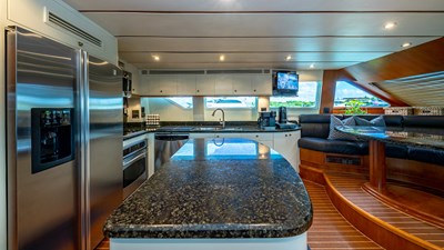 B HAPPY 10 Galley looking to port 