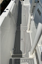 2015 Century 3200 Center Console 57 58