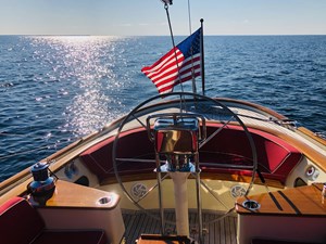 MAHALIA 2 2. Helm cockpit