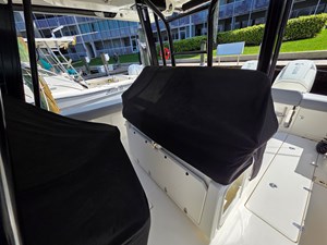 2023 Boston Whaler 360 Outrage 25 